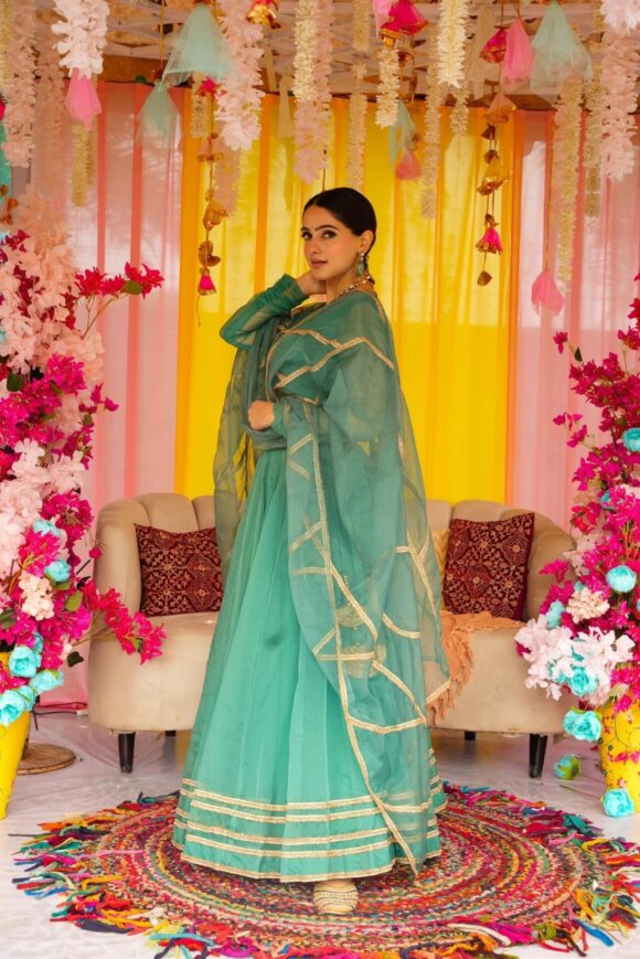 Sadhna green organza lehenga set - Image 4