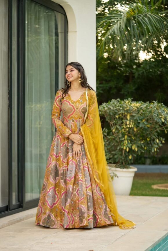 Genelia heavy embroidered maxi set - Image 5