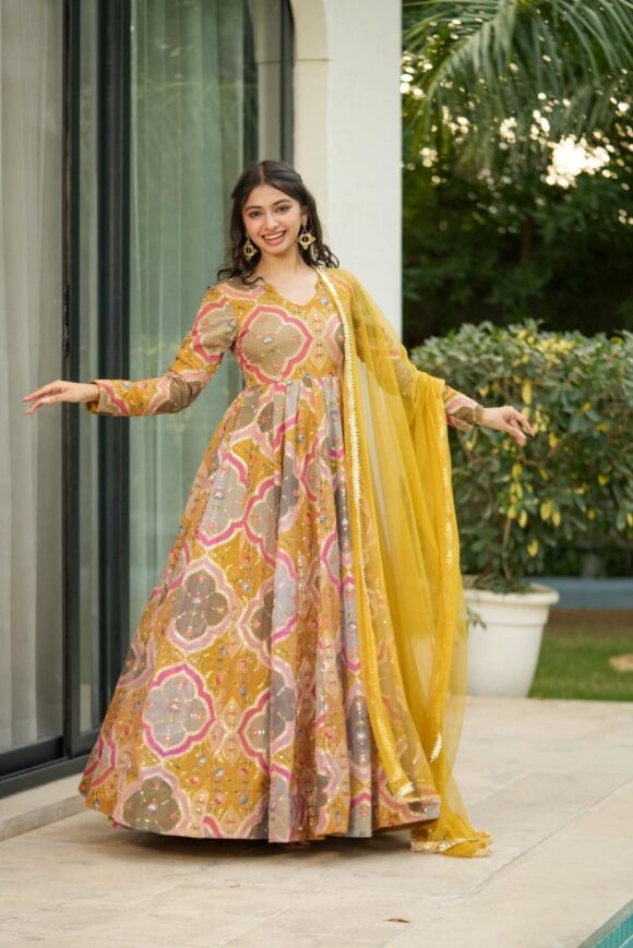 Genelia heavy embroidered maxi set - Image 6