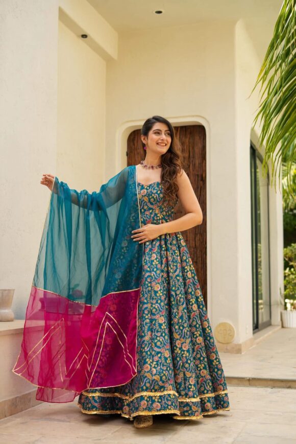 Aarohi silk heavy maxi set - Image 5