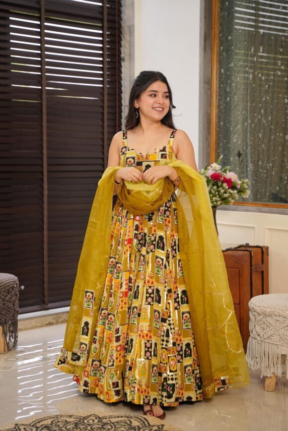 Gaurangi yellow heavy maxi set