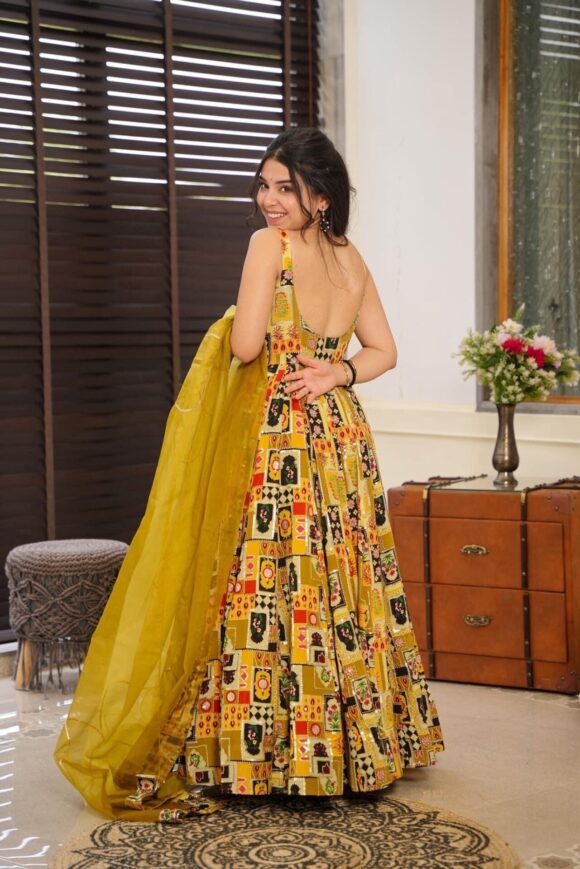 Gaurangi yellow heavy maxi set - Image 5