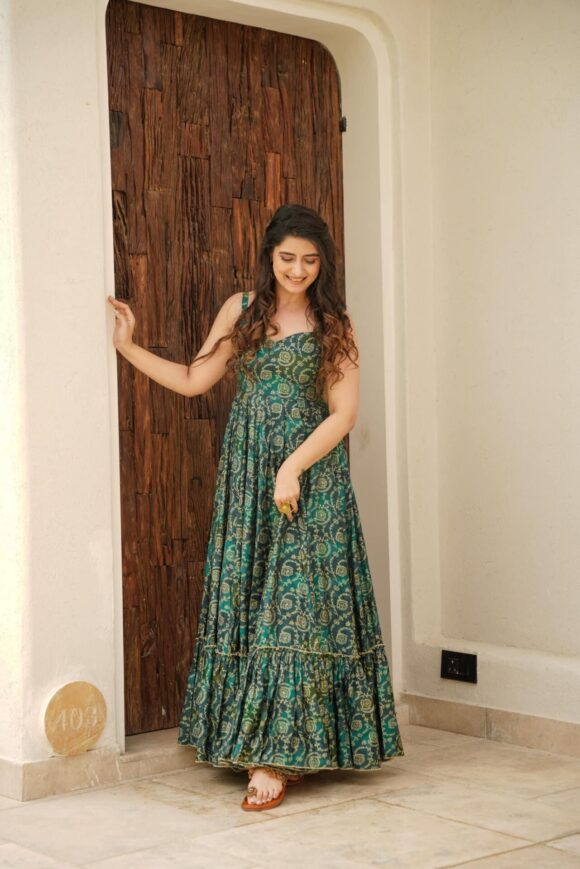 Gauhar green muslin maxi - Image 3