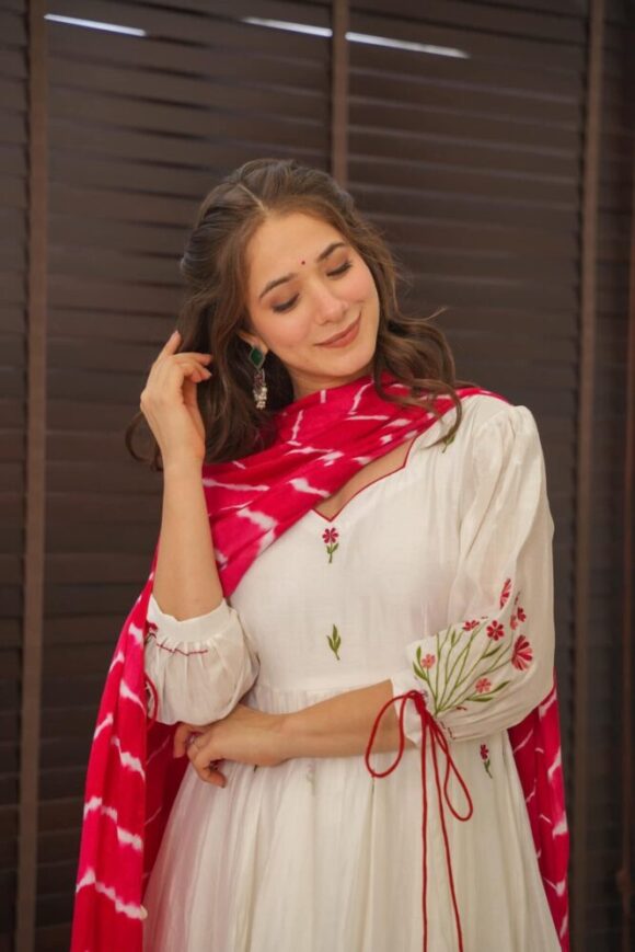 Zahra white chanderi suit set - Image 3