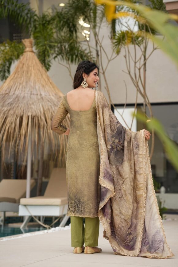 Rutvi silk suit set - Image 5