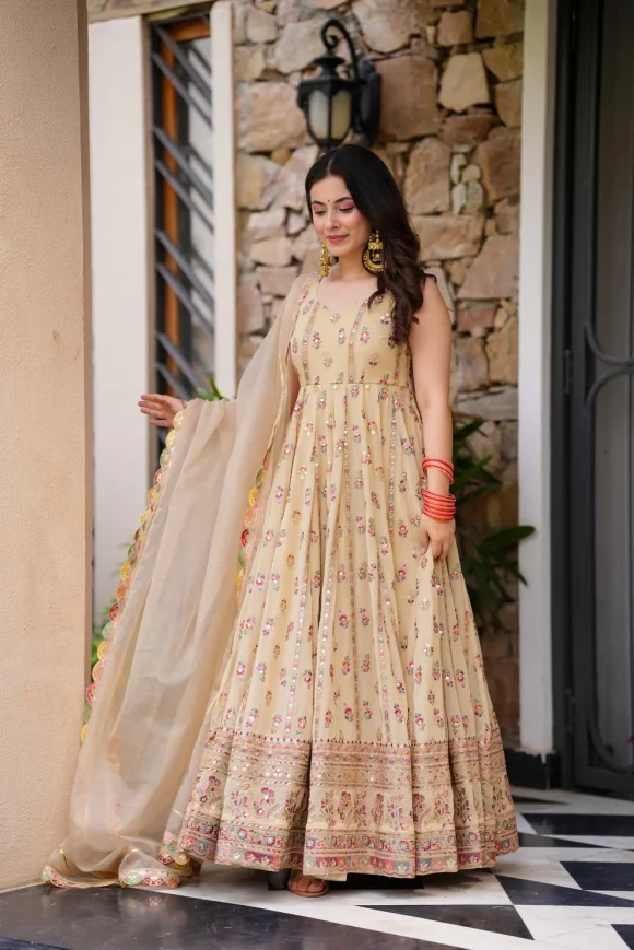 Kahani Heavy Maxi Set - Image 2