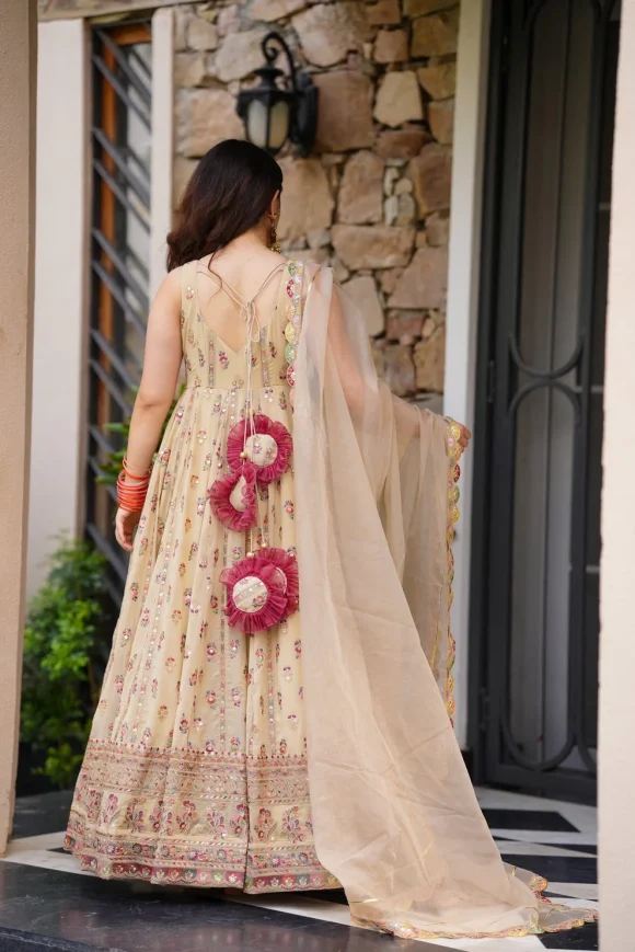 Kahani Heavy Maxi Set - Image 7