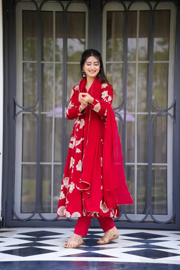 Flame Lily Red Suit Set - Image 6