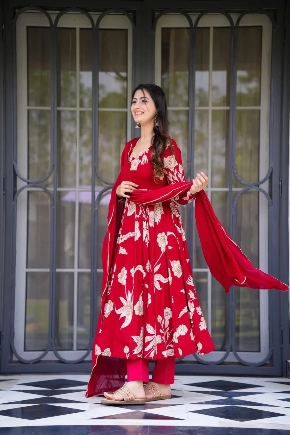 Flame Lily Red Suit Set - Image 4