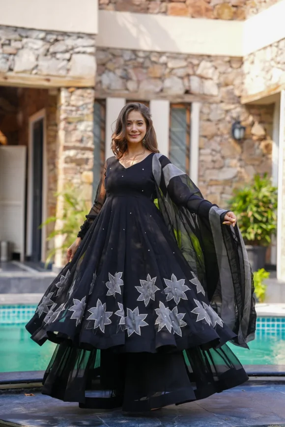 Zaafira Black Kurta Set