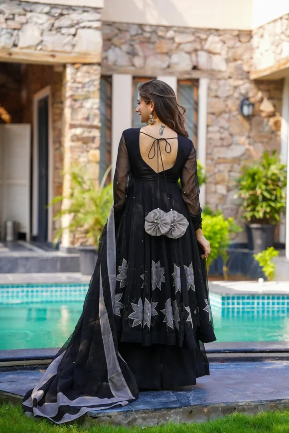 Zaafira Black Kurta Set - Image 6