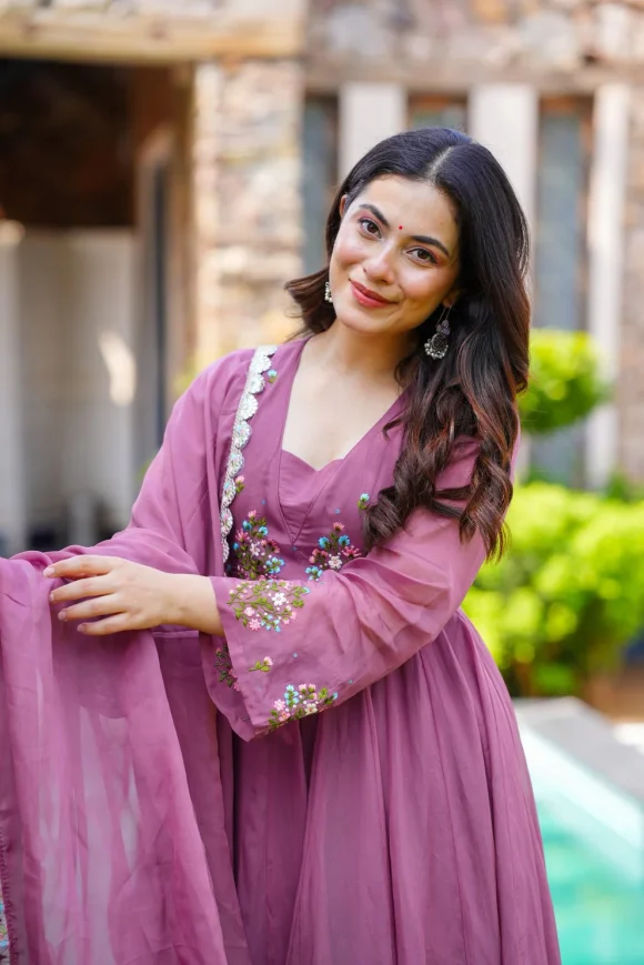 Gulaabi Chowk Kurta Set - Image 2