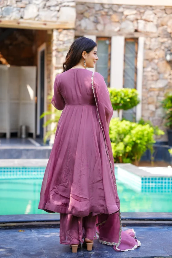 Gulaabi Chowk Kurta Set - Image 6