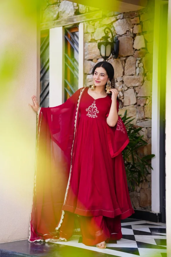 Rajasthani Rouge Suit Set - Image 2