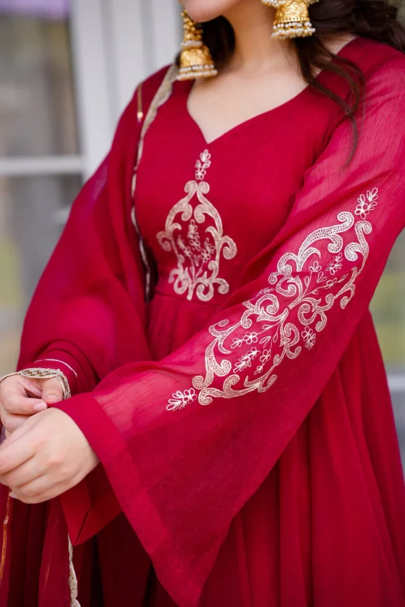 Rajasthani Rouge Suit Set - Image 3