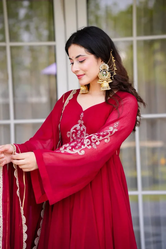 Rajasthani Rouge Suit Set - Image 4