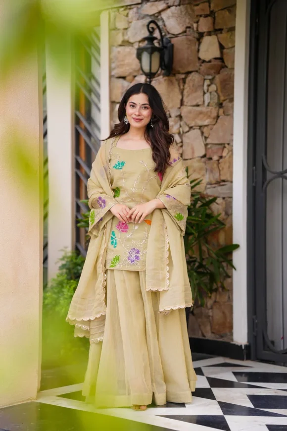 Kyra Organza Kurta Set - Image 5