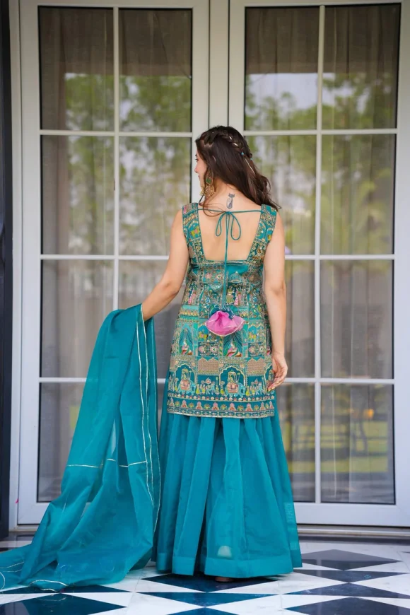 Aavya Embroidered Kurta Set - Image 6