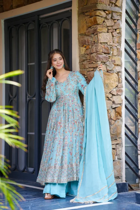 Kaynaat Heavy Suit Set - Image 5