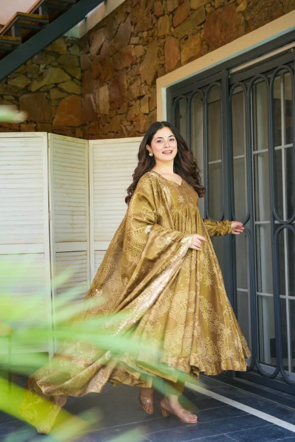 Earthen Grace Cosmos Kurta Set - Image 4