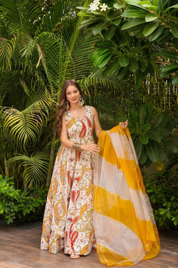 Divyakirti Heavy Maxi Set - Image 5