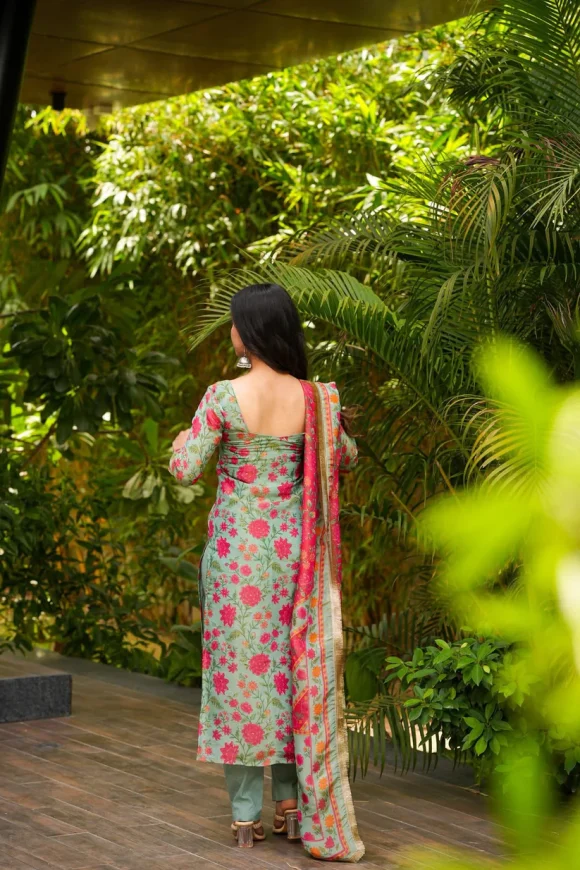 Gul Threads Kurta Set - Image 6